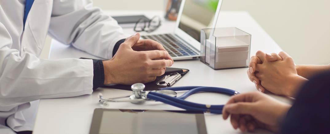 Evaluación médica para determinar la duración de un tratamiento de desintoxicación en adicciones